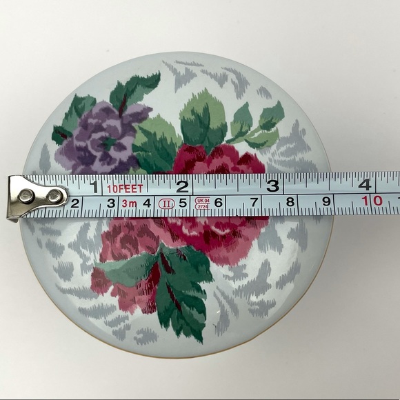 Vintage Victorian Rose Porcelain Trinket Box - Picture 4 of 7